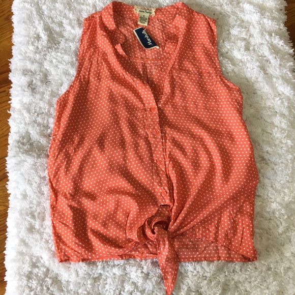 love notes Tops - NWT Adorable Tie Front Blouse